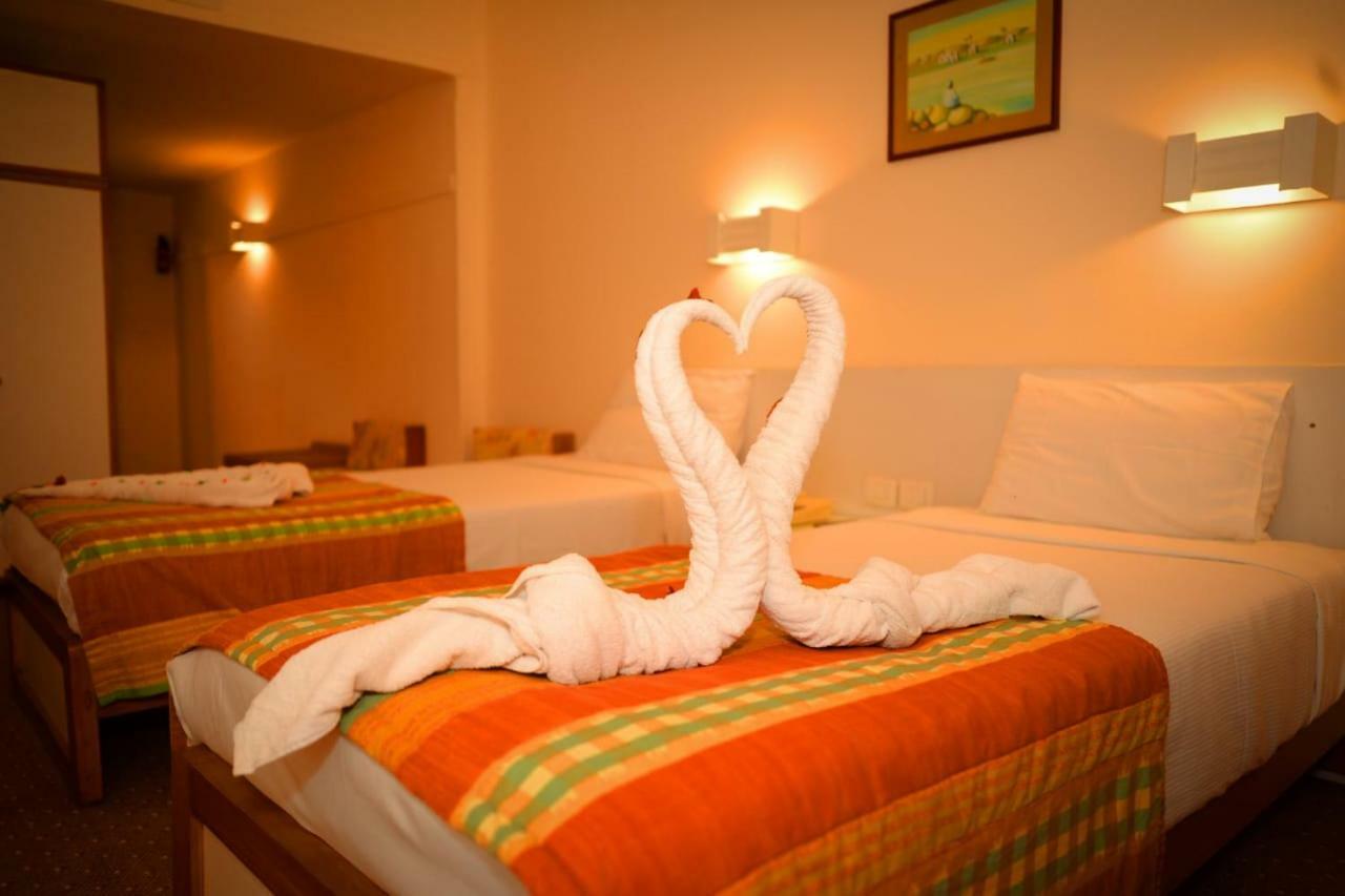 Cleopatra Hotel Asszuán Kültér fotó